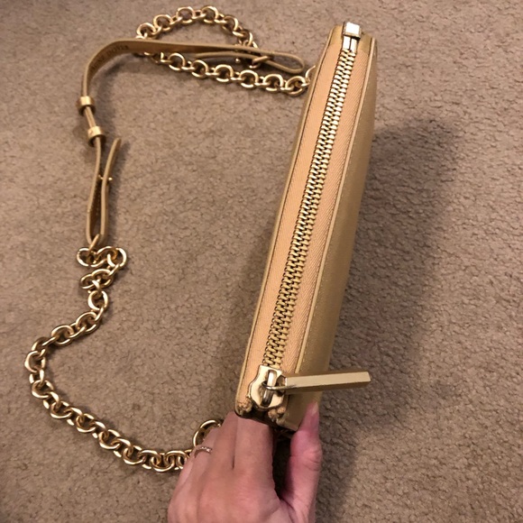 Dagne Dover gold purse with removable wallet - Picture 4 of 4